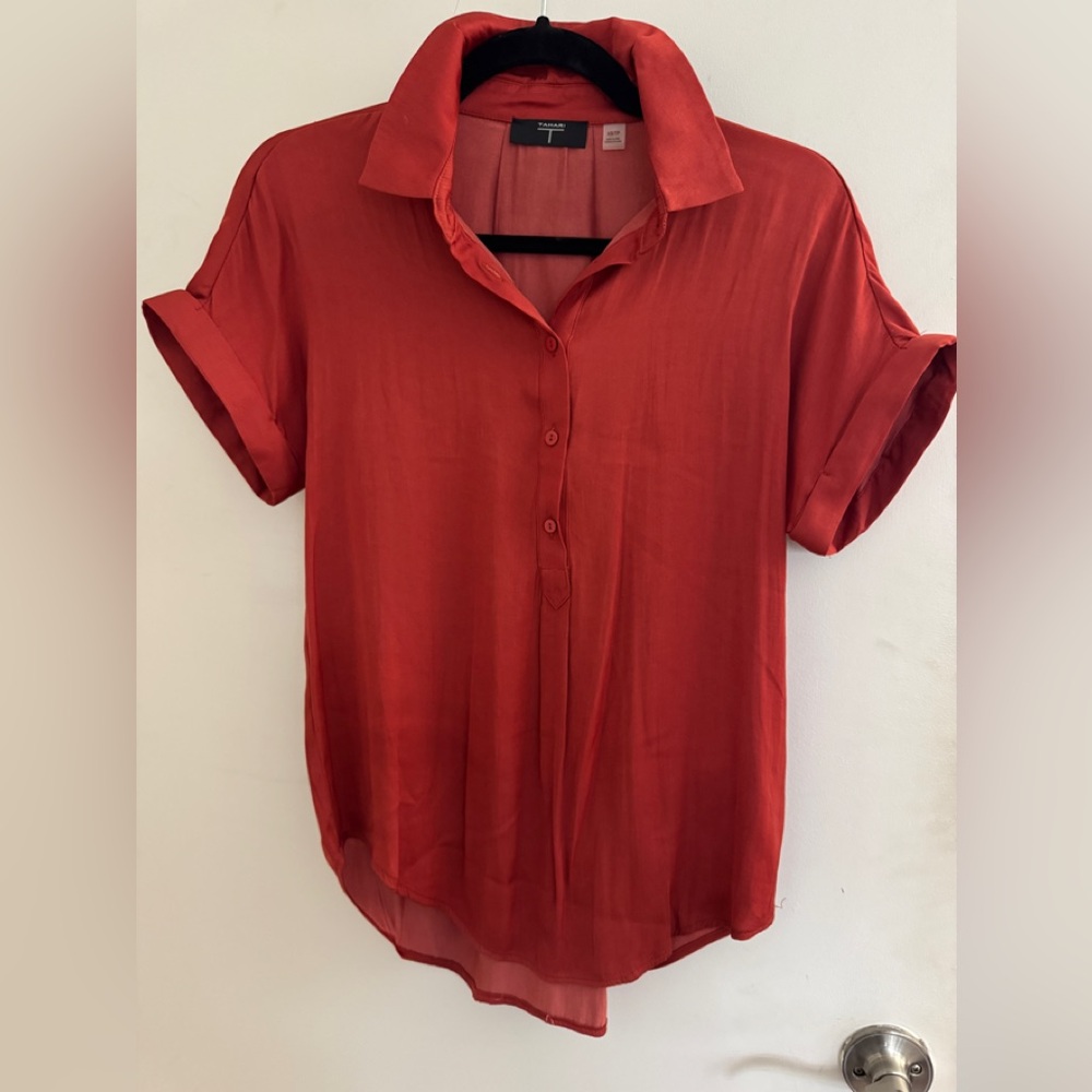 🖤 Tahari Women's Scarlet Button-Down Shirt